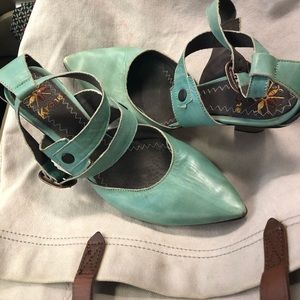 Krone 38 rare green leather ankle strap point toe heel